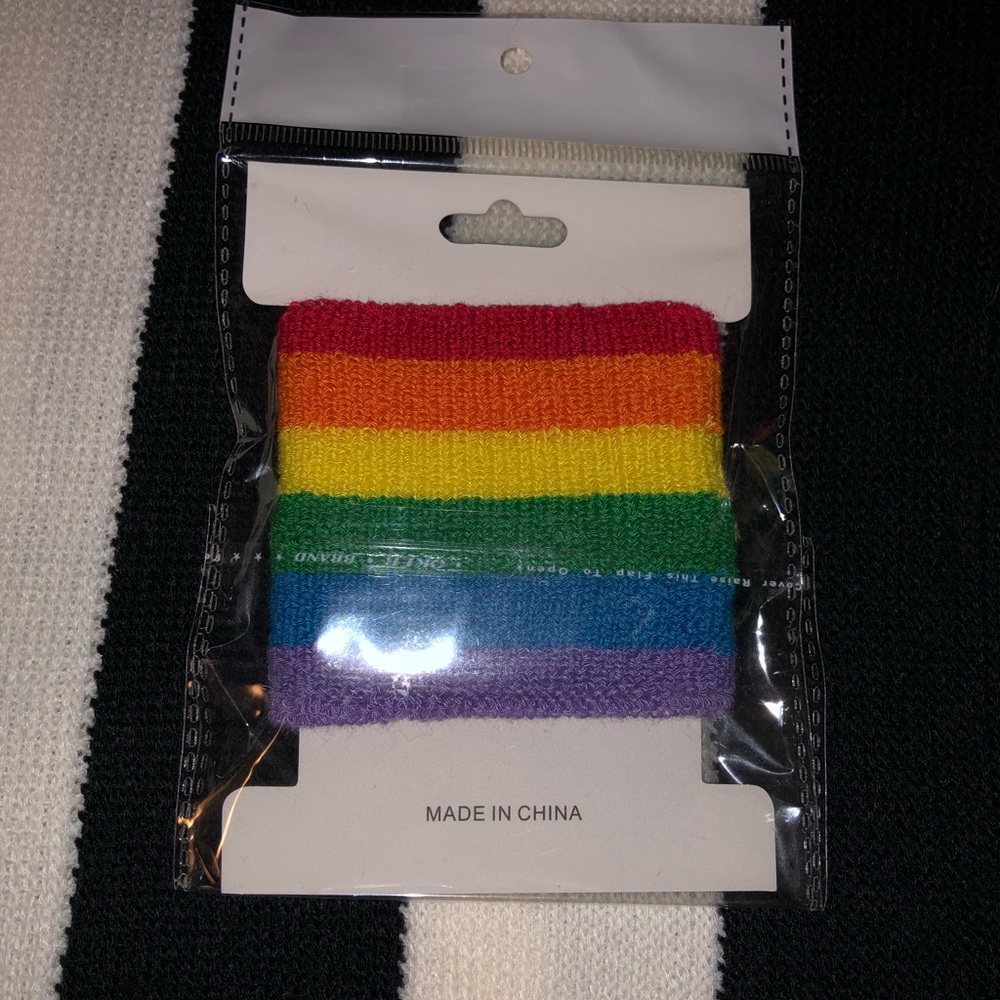 Rainbow Sweatband ๐ - Picture 2 of 2